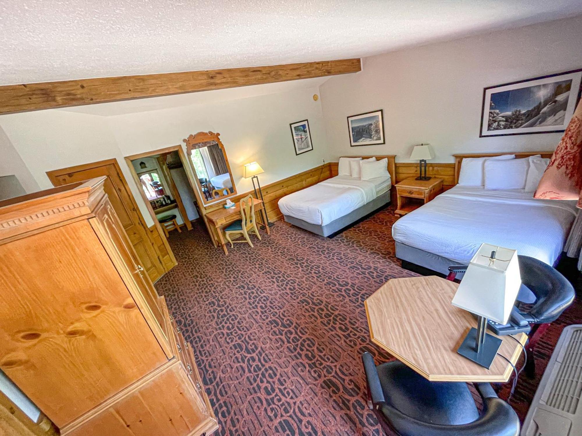 Standard Queen Room